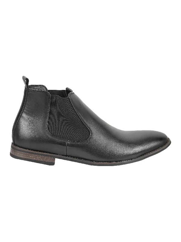 FAUX LEATHER CHELSEA BOOTS IN BLACK