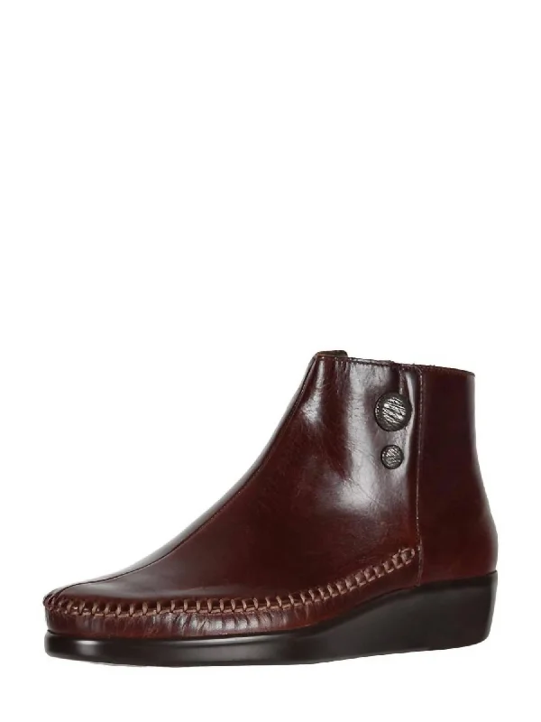 Women's Ankle Boots In Walnut