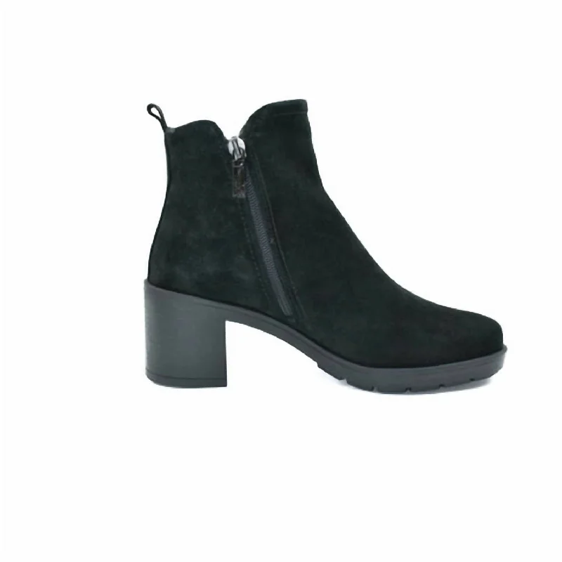 Women's Stand Up Ankle Boots In Black Suede Waterproof